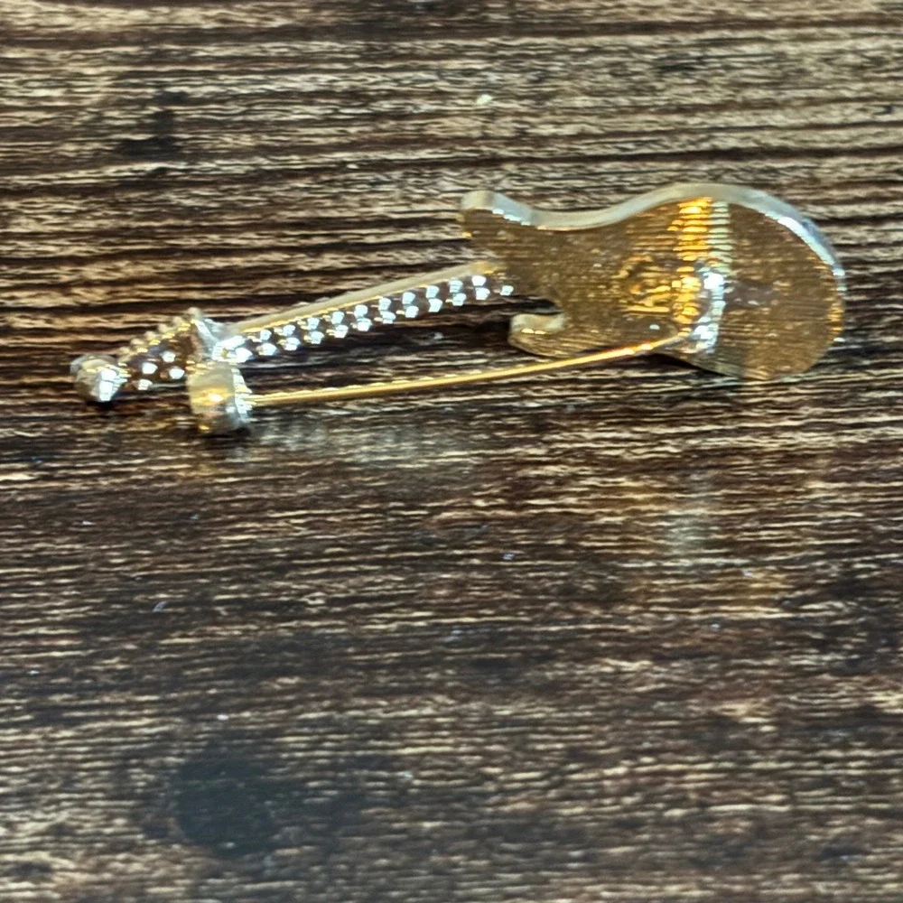 Pink Electric Guitar Brooch Rhinestone Enamel Rock Star Pin Gold Tone Accessory